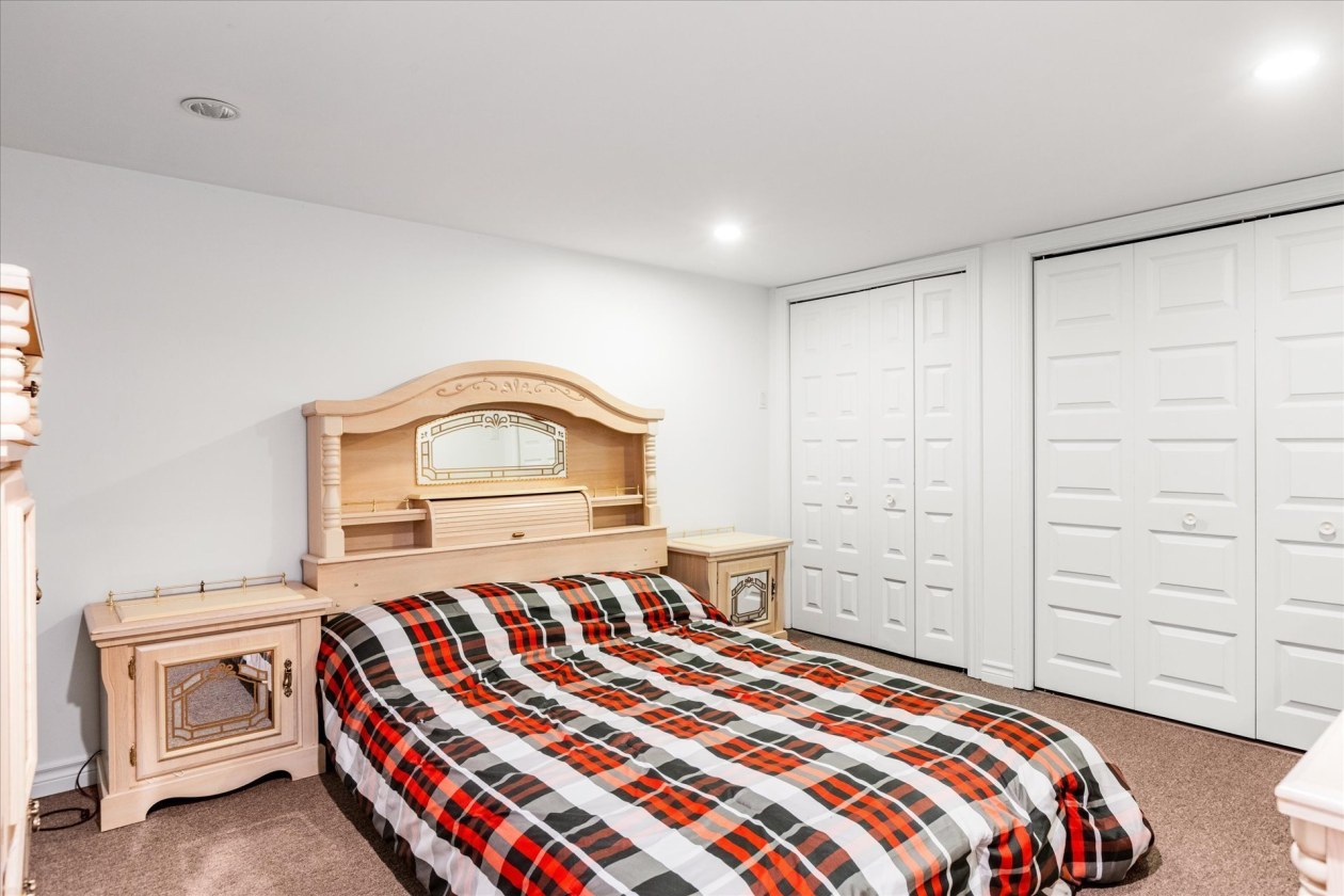 Bureau — 625 - 631 Av. de Grand-Mère, Shawinigan