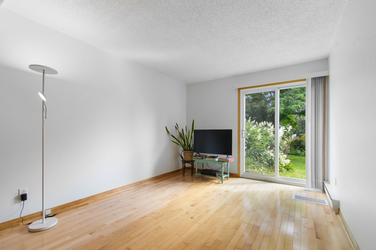 Salon — 292, Rue A.-Primeau, Gatineau (Gatineau), J8R1C1, Gatineau (Gatineau)