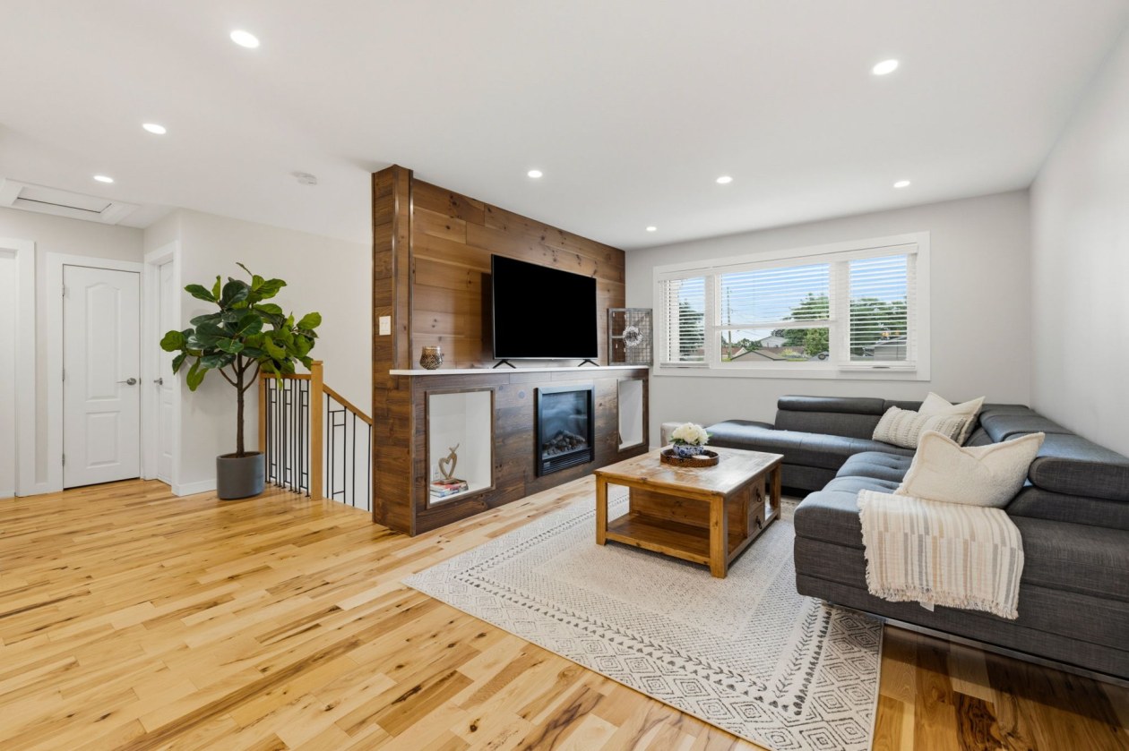 Salon — 6, Rue de Troyes, Gatineau (Gatineau), J8T5R7, Gatineau (Gatineau)