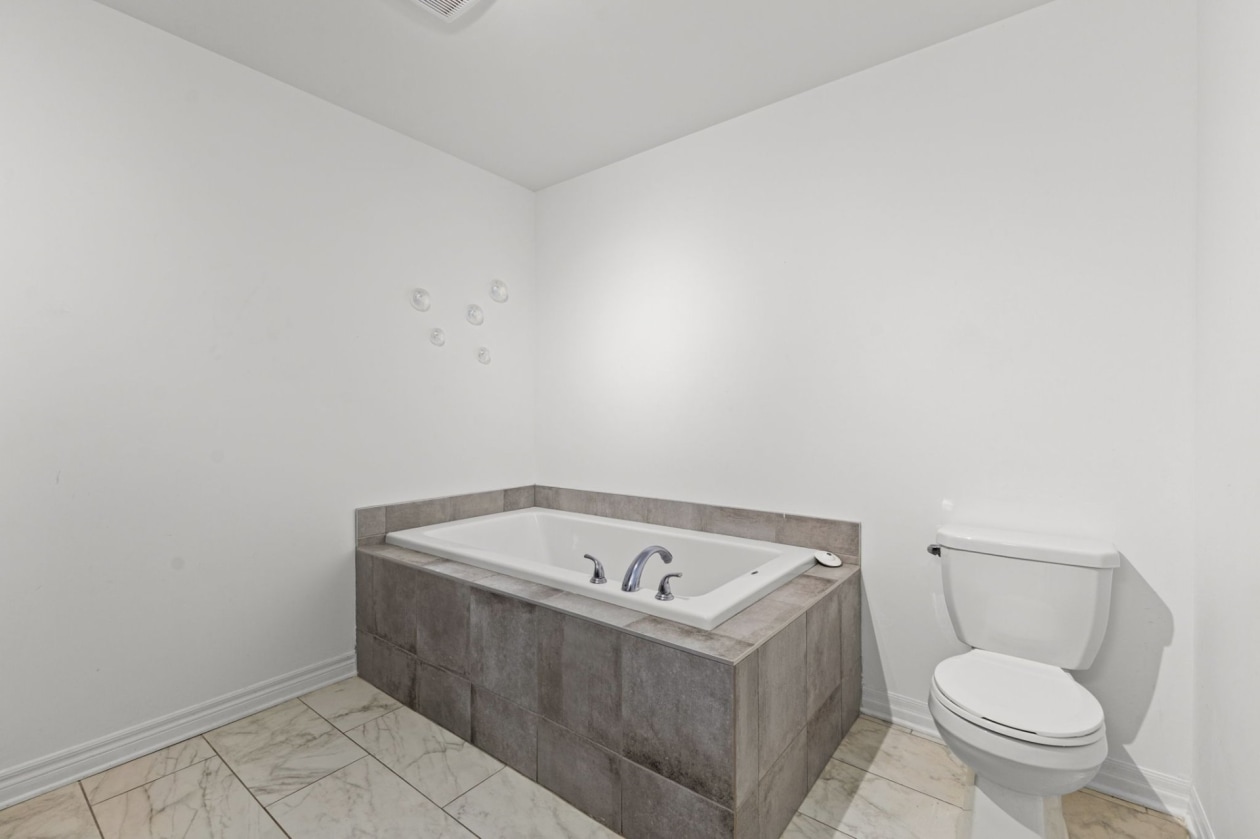 Salle de bains — 131 Rue du Carcajou, Gatineau