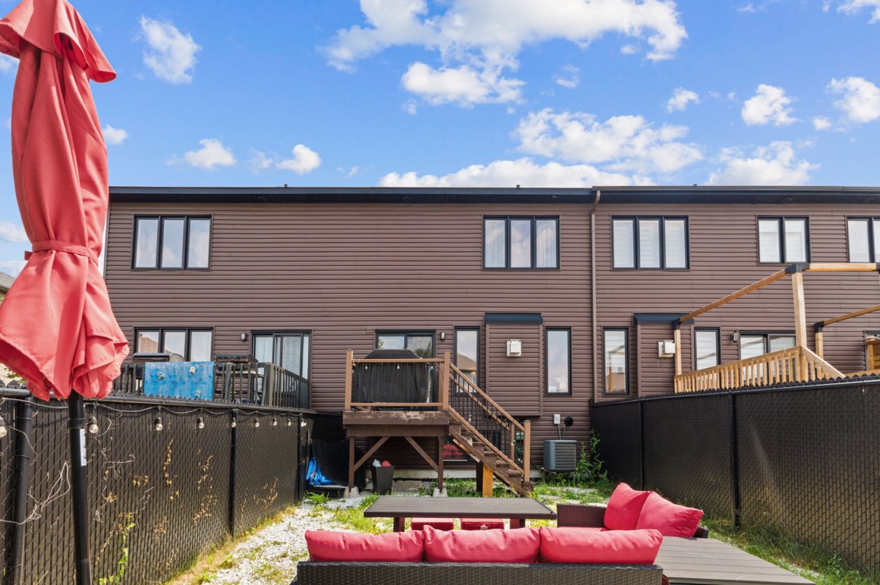 Cour — 131 Rue du Carcajou, Gatineau