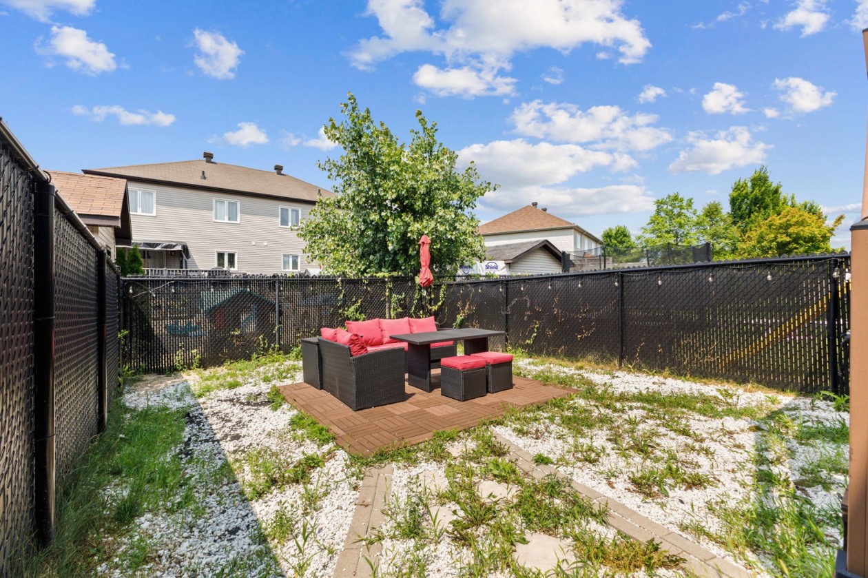 Cour — 131 Rue du Carcajou, Gatineau