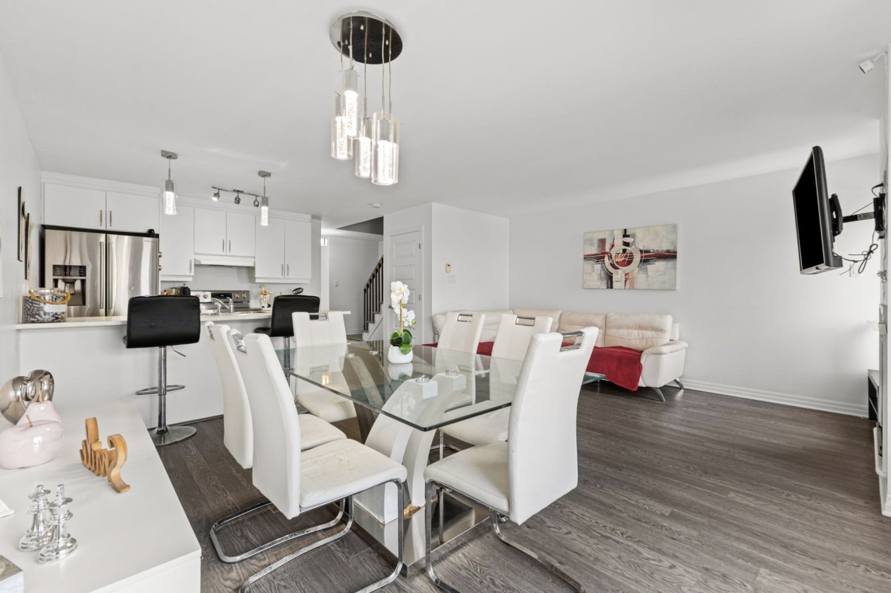 Salle à manger — 131 Rue du Carcajou, Gatineau