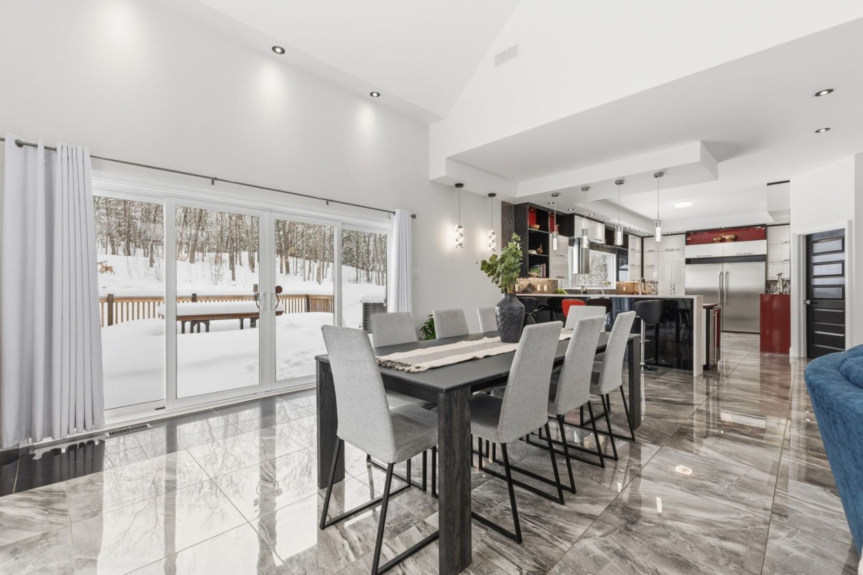 Salle à manger — 223, Ch. Sauvé, Val-des-Monts, J8N5A6, Val-des-Monts