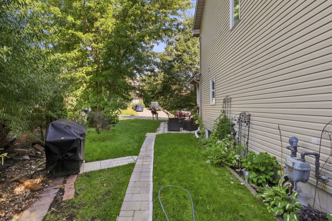 Cour — 15, Rue Edward-Langton-Quirk, Gatineau (Aylmer), J9H0C3, Gatineau (Aylmer)