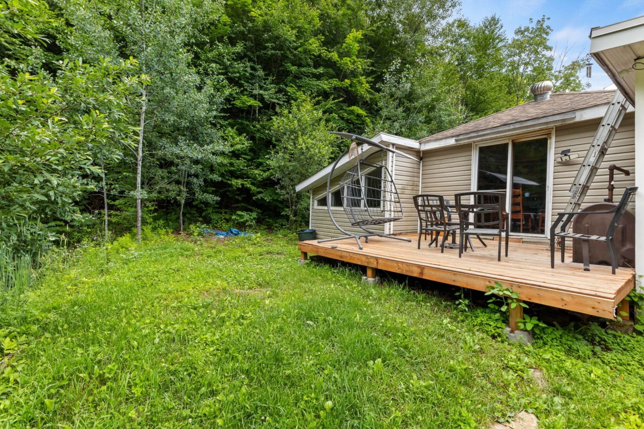 Cour — 1215 Ch. de la Rivière-Rouge, Grenville-sur-la-Rouge