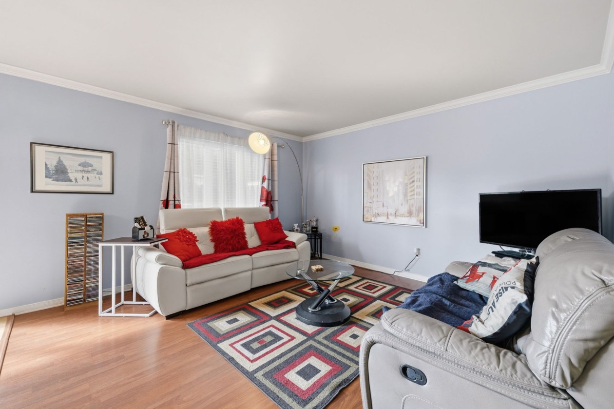 Salon — 15, Rue Edward-Langton-Quirk, Gatineau (Aylmer), J9H0C3, Gatineau (Aylmer)