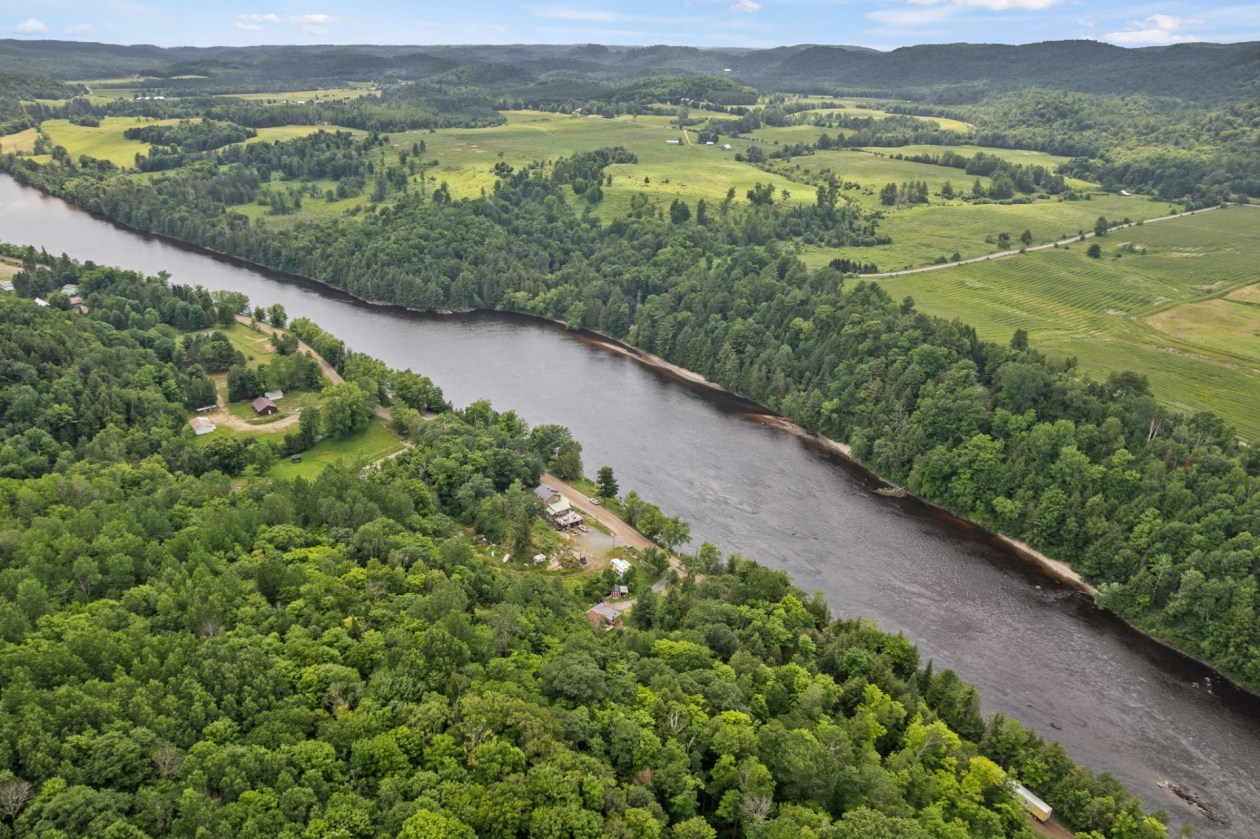 Vue d'ensemble — 1215 Ch. de la Rivière-Rouge, Grenville-sur-la-Rouge