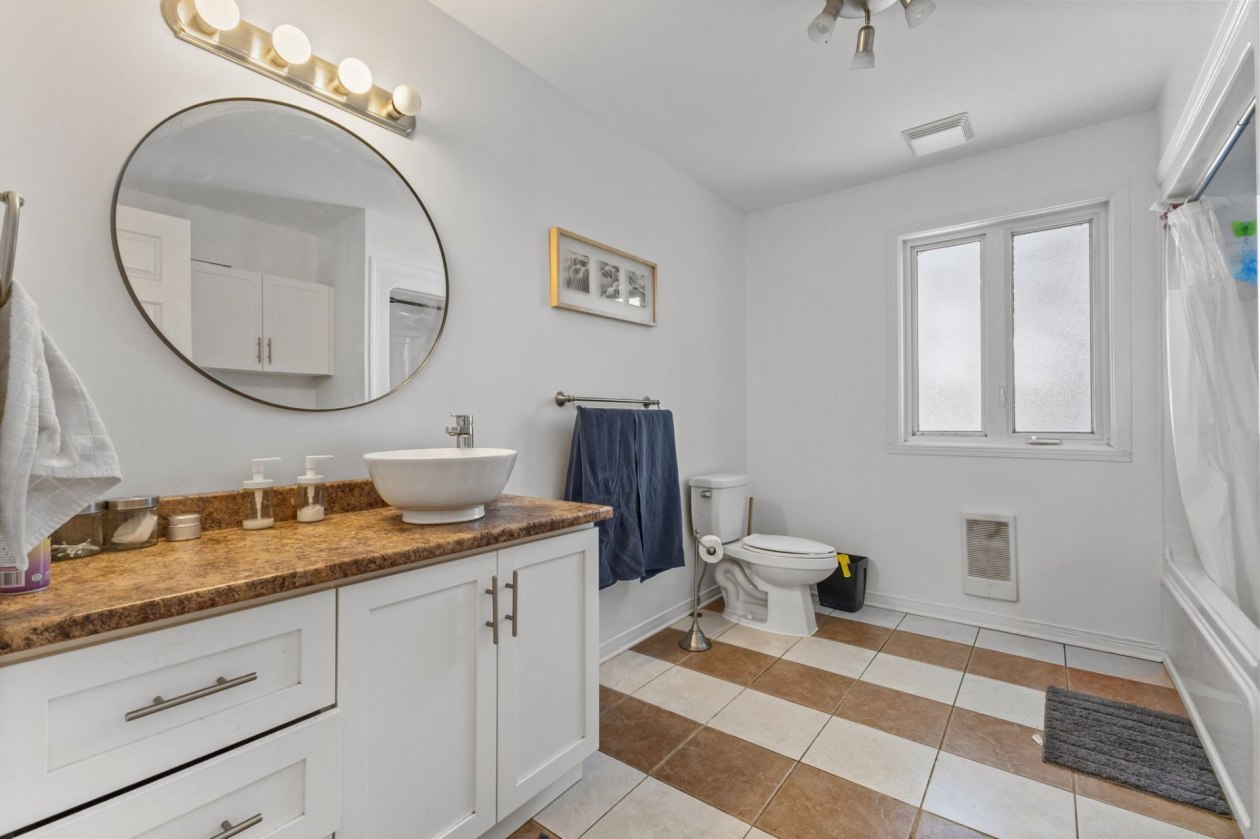 Salle de bains — 51 Rue René-Boyer, Saint-André-Avellin