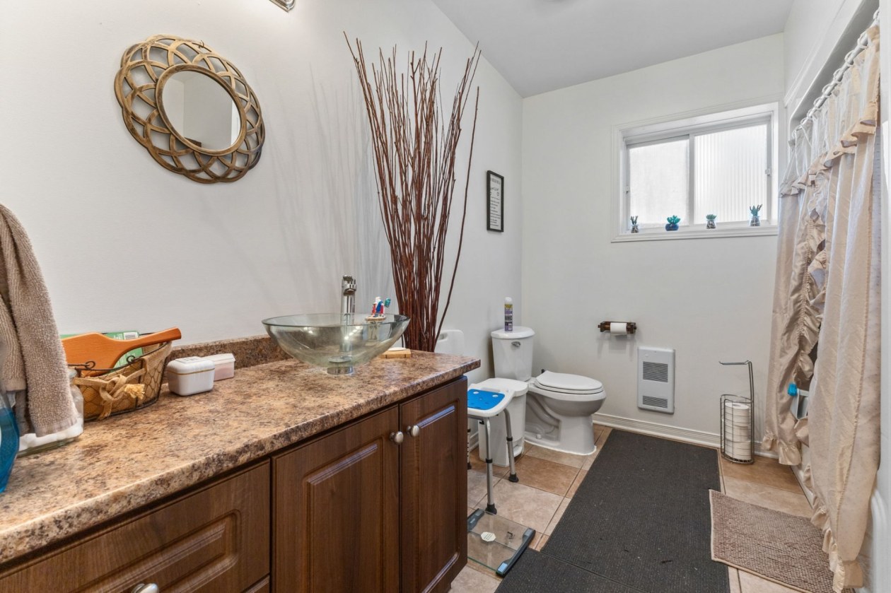 Salle de bains — 51 Rue René-Boyer, Saint-André-Avellin