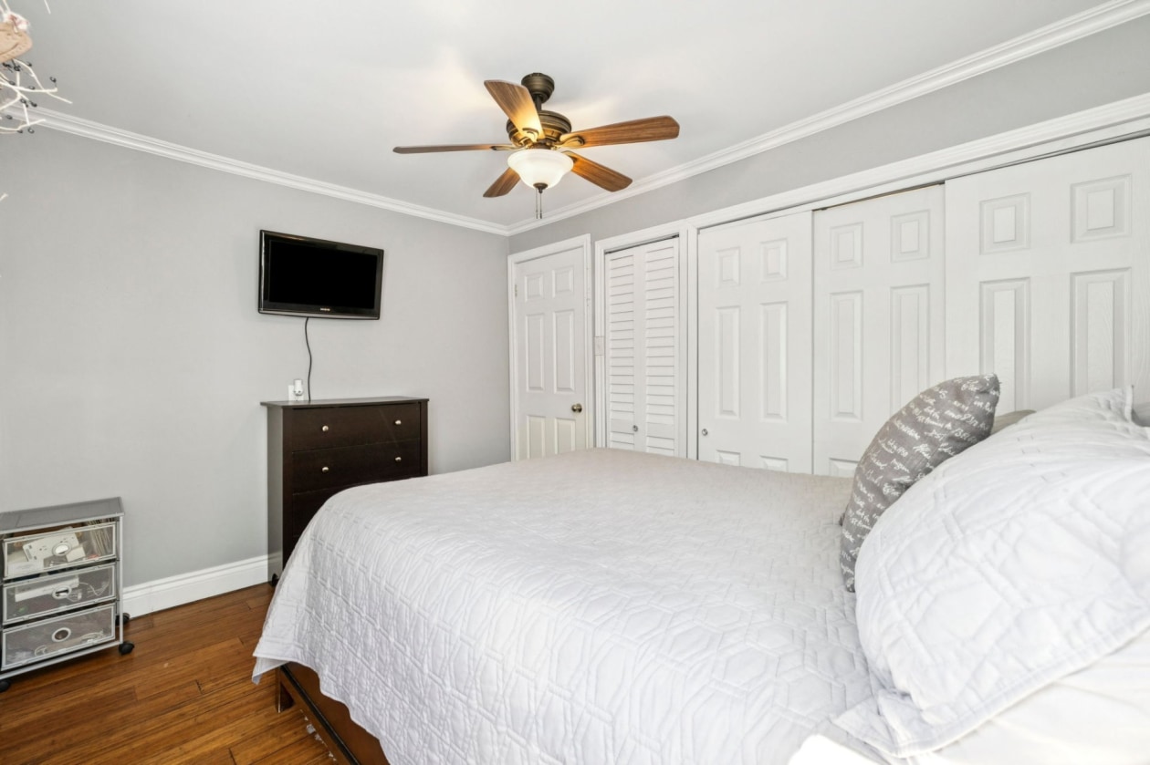 Chambre à coucher — 48, Ch. George, L'Isle-aux-Allumettes, J0X1M0, L'Isle-aux-Allumettes