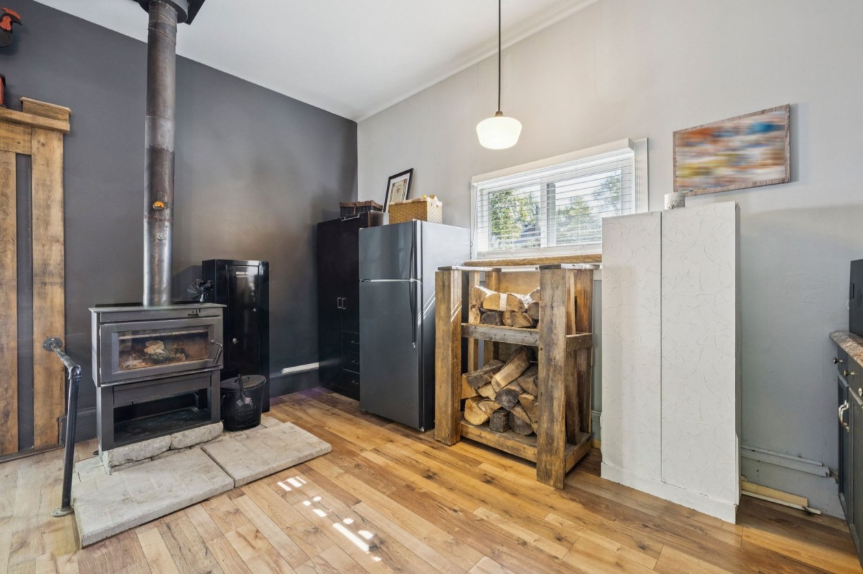 Salle familiale — 48, Ch. George, L'Isle-aux-Allumettes, J0X1M0, L'Isle-aux-Allumettes