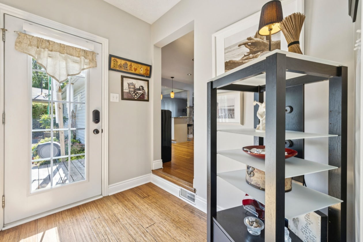 Hall d'entrée — 48, Ch. George, L'Isle-aux-Allumettes, J0X1M0, L'Isle-aux-Allumettes