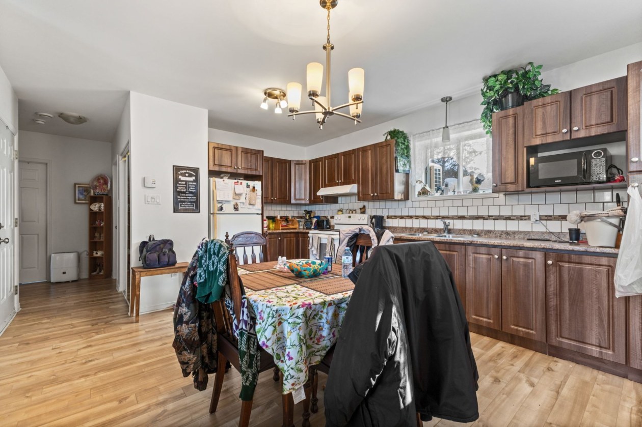 Salle à manger — 51 Rue René-Boyer, Saint-André-Avellin