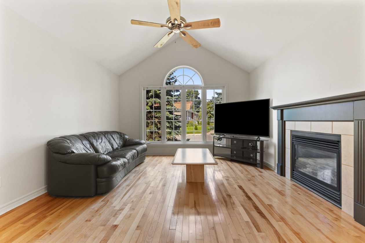 Salon — 306 Rue Melgund-Bouchard, Gatineau