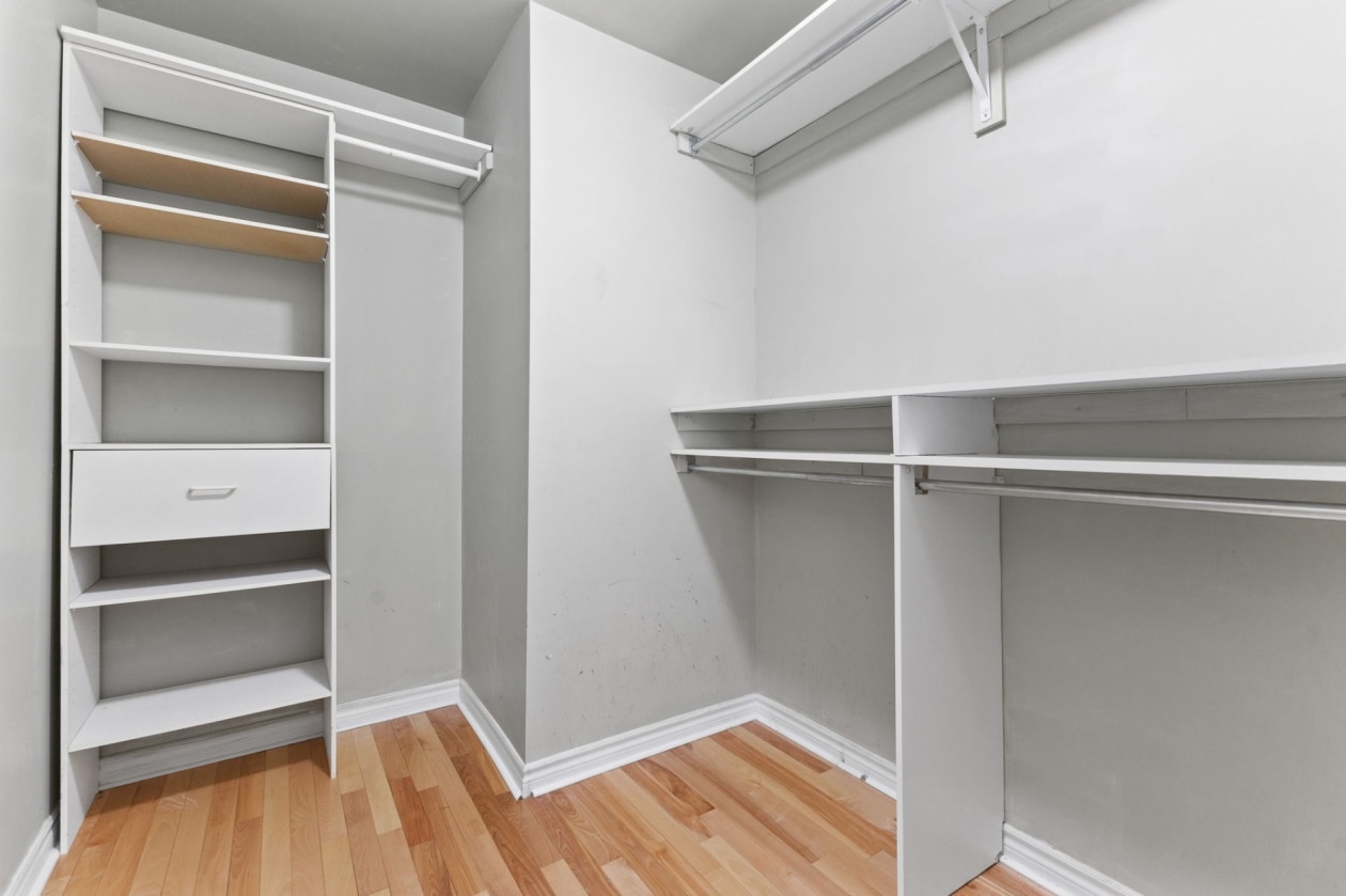 Penderie — 306 Rue Melgund-Bouchard, Gatineau