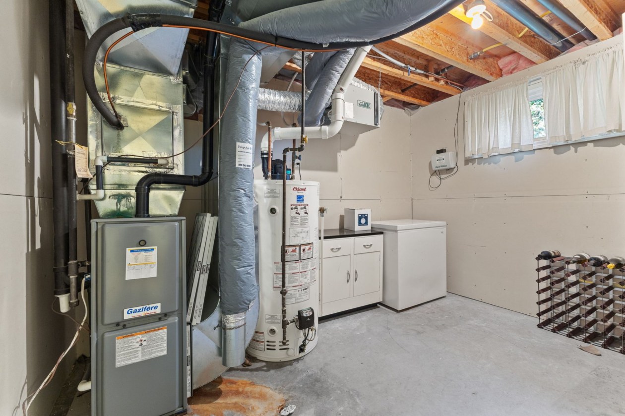 Atelier — 306 Rue Melgund-Bouchard, Gatineau