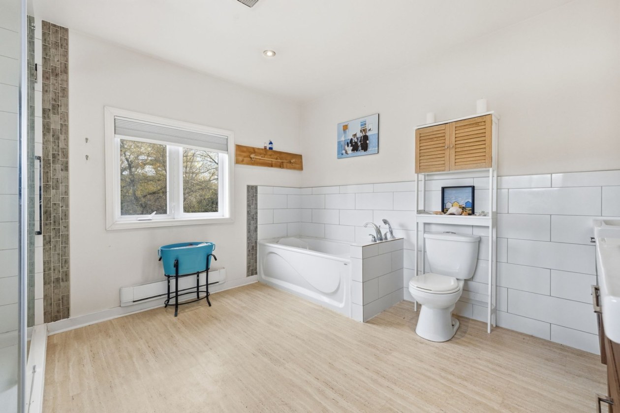 Salle de bains — 19 Ch. St-Clément, Chelsea