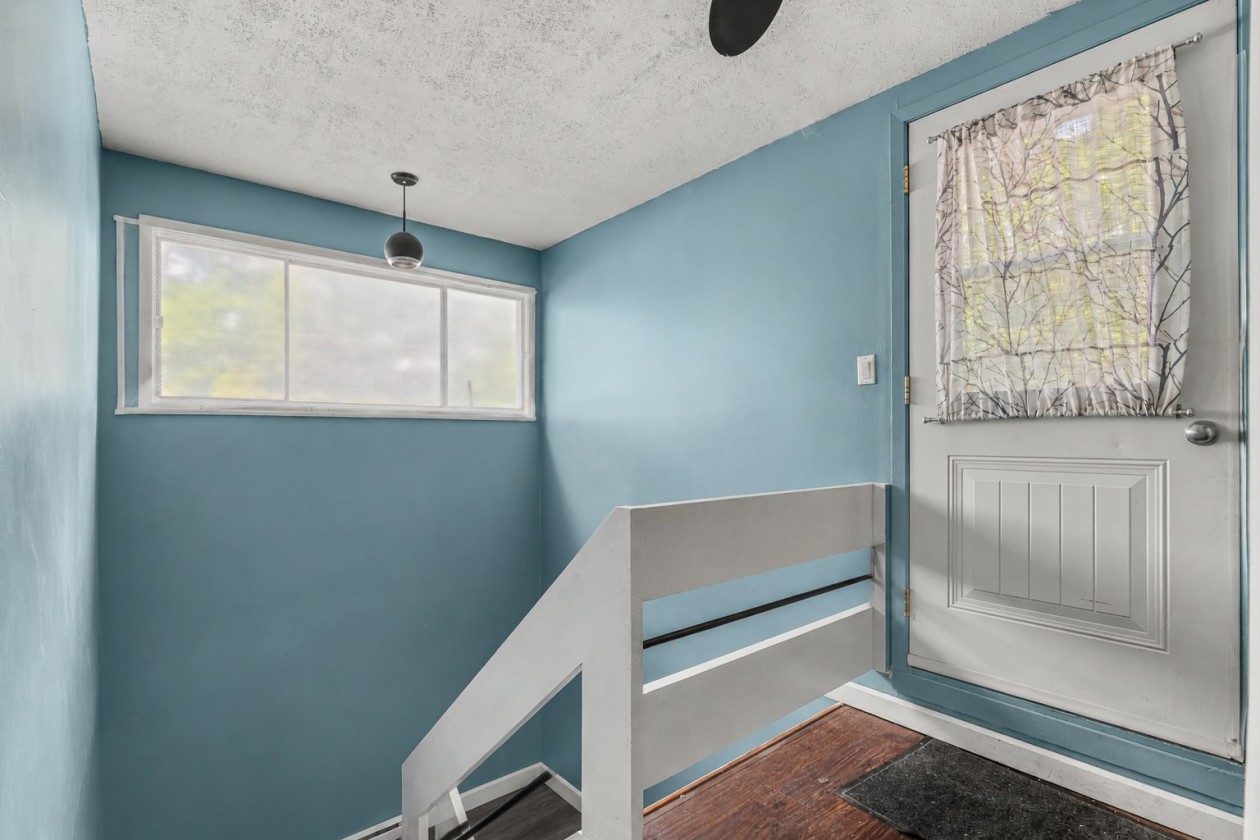 Hall d'entrée — 59 Rue Descôteaux, Cantley