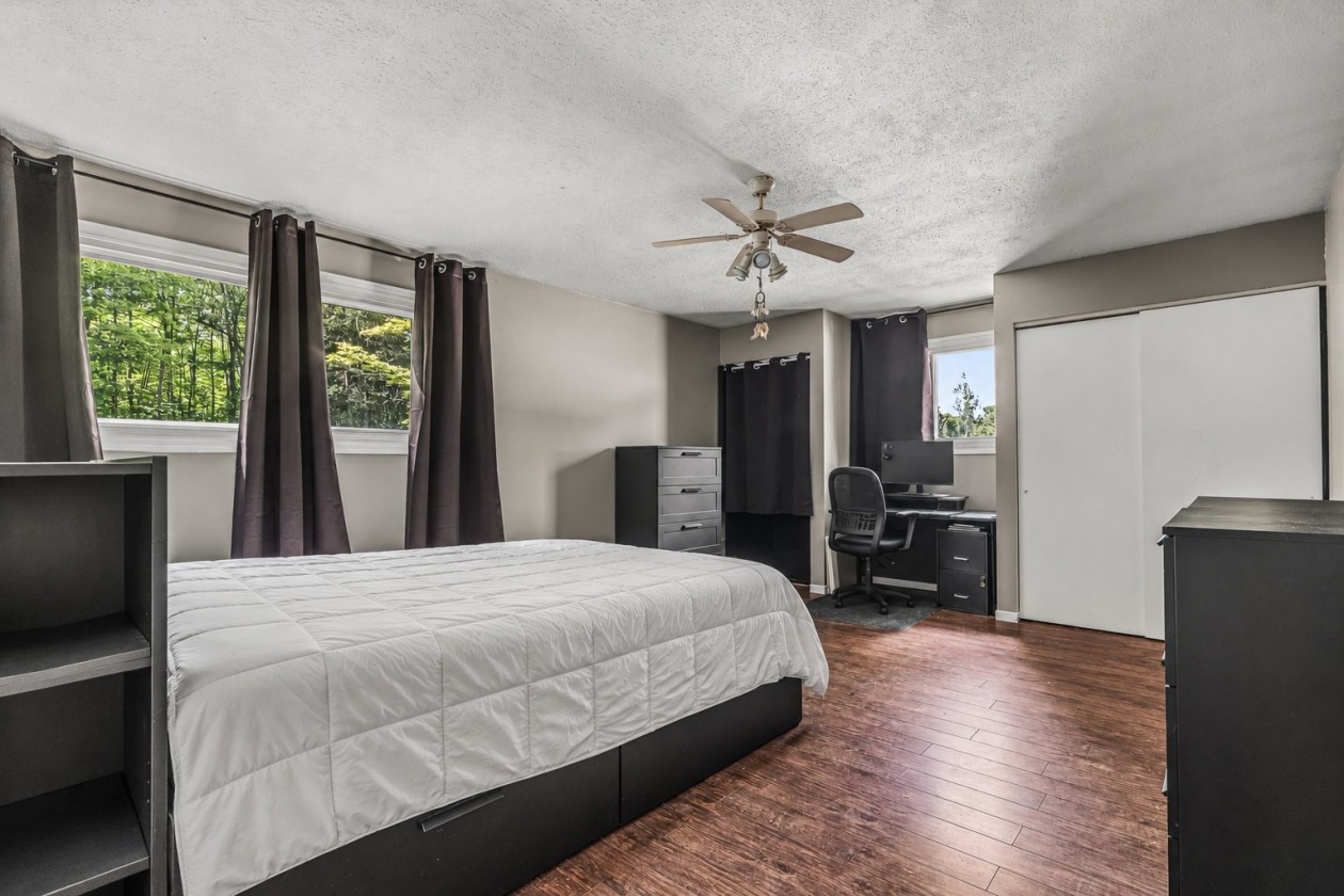 Chambre à coucher principale — 59 Rue Descôteaux, Cantley