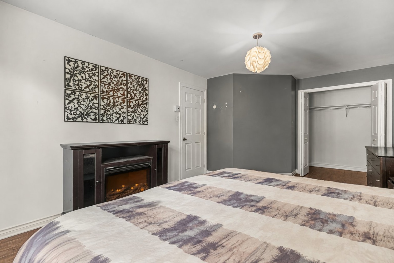 Chambre à coucher principale — 59 Rue Descôteaux, Cantley