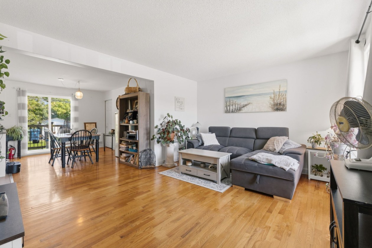 Salon — 285 Rue Essiambre, Gatineau
