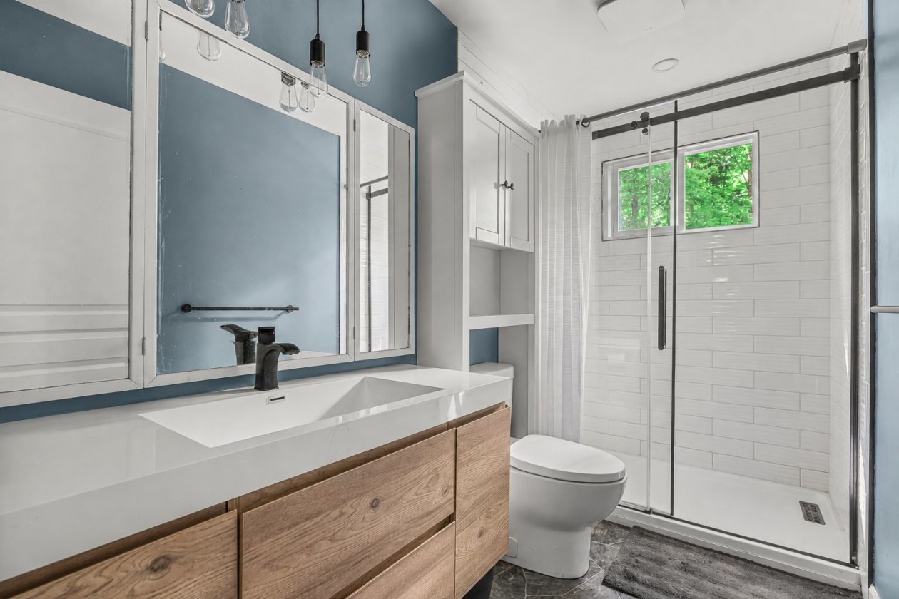 Salle de bains — 59 Rue Descôteaux, Cantley