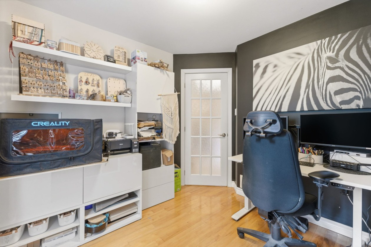 Bureau — 7, Rue des Jacinthes, Val-des-Monts, J8N7B7, Val-des-Monts