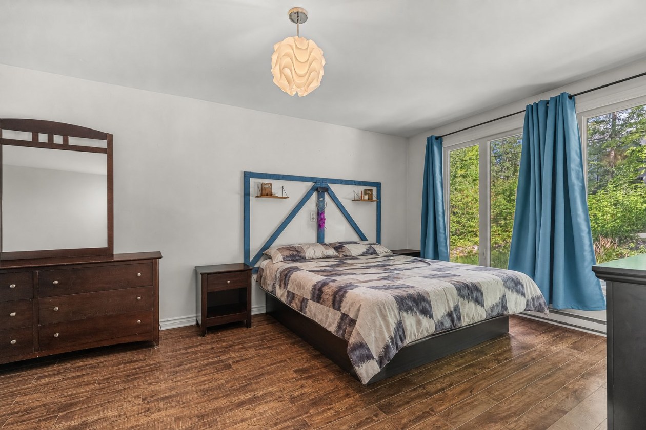 Chambre à coucher principale — 59 Rue Descôteaux, Cantley