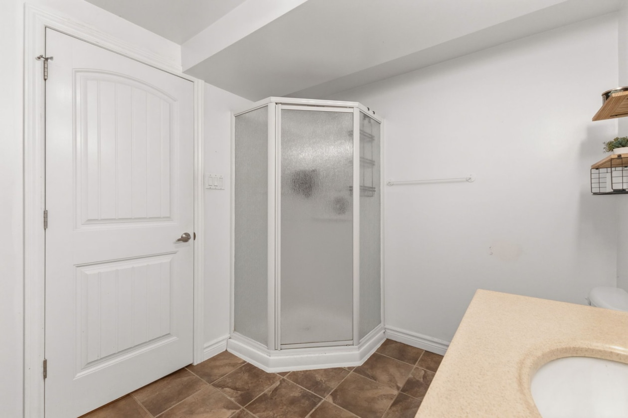 Salle de bains — 7, Rue des Jacinthes, Val-des-Monts, J8N7B7, Val-des-Monts