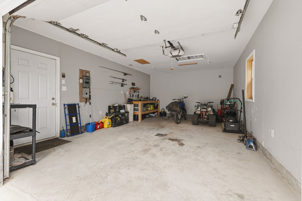 Garage — 7, Rue des Jacinthes, Val-des-Monts, J8N7B7, Val-des-Monts
