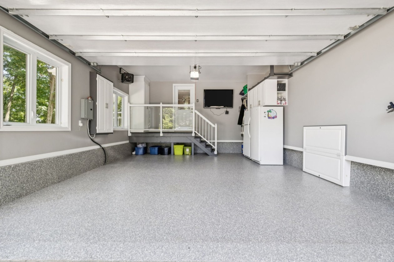 Garage — 744, Route 321, Papineauville, J0V1R0, Papineauville