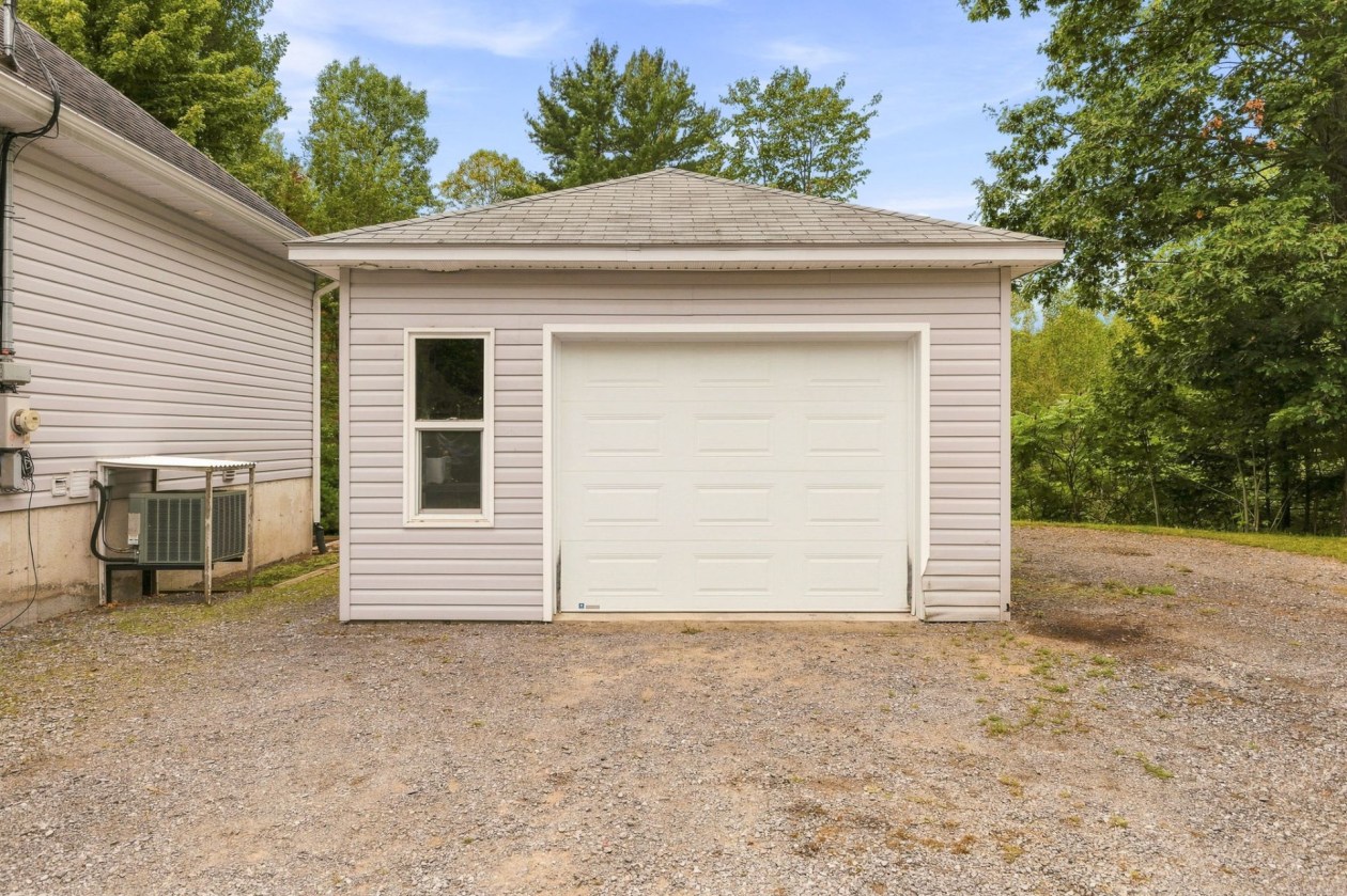 Garage — 7, Rue des Jacinthes, Val-des-Monts, J8N7B7, Val-des-Monts