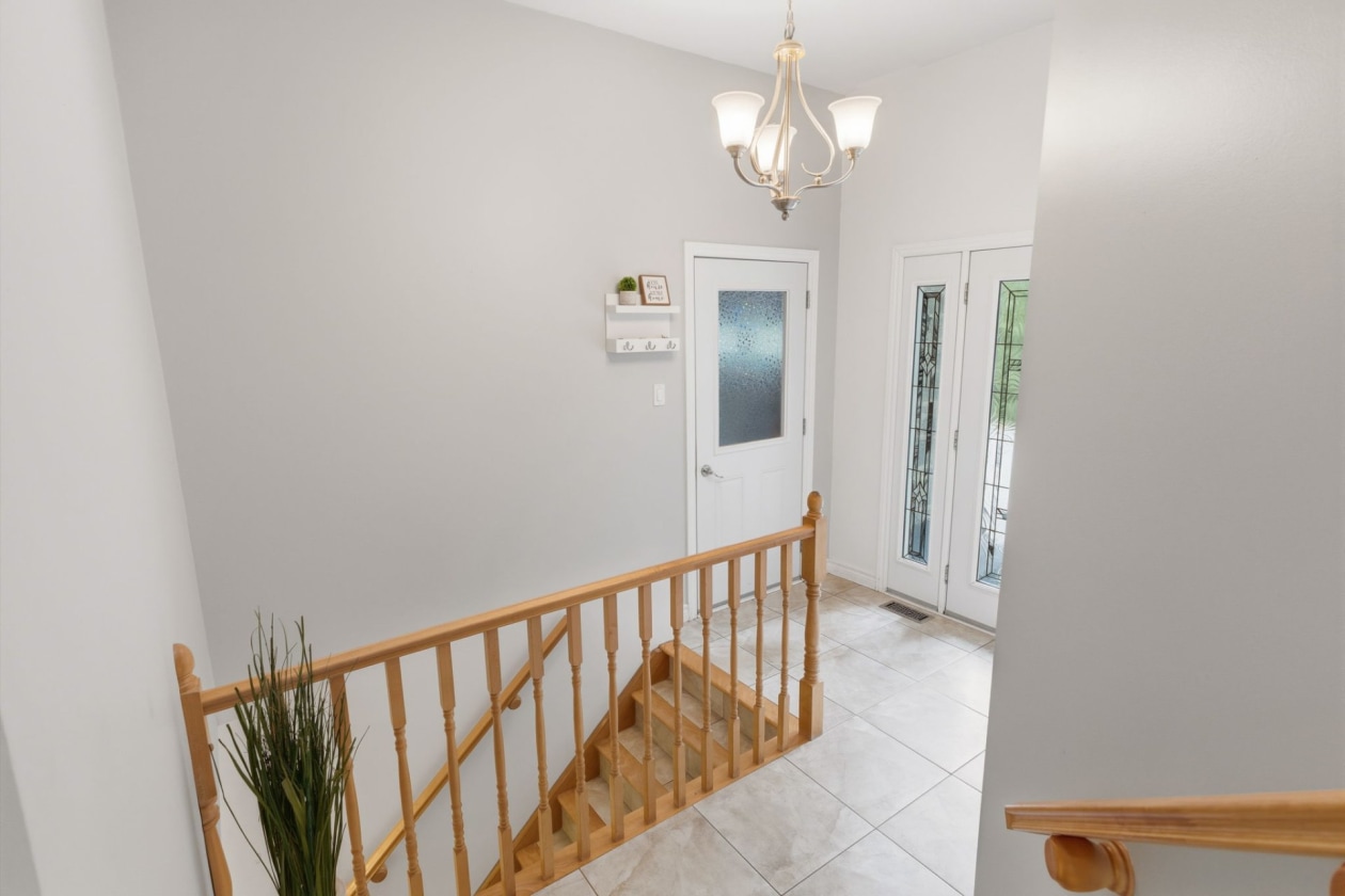 Penderie — 7, Rue des Jacinthes, Val-des-Monts, J8N7B7, Val-des-Monts