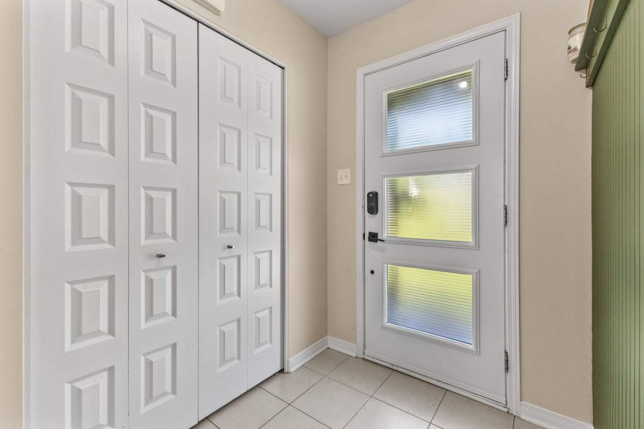 Hall d'entrée — 26A Z, Rue Adonis, Val-des-Monts, J8N0C1, Val-des-Monts