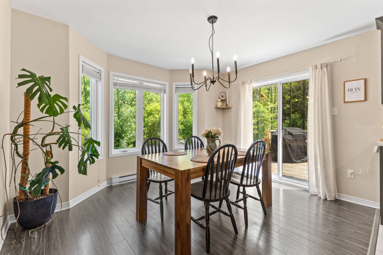 Salle à manger — 26A Z, Rue Adonis, Val-des-Monts, J8N0C1, Val-des-Monts
