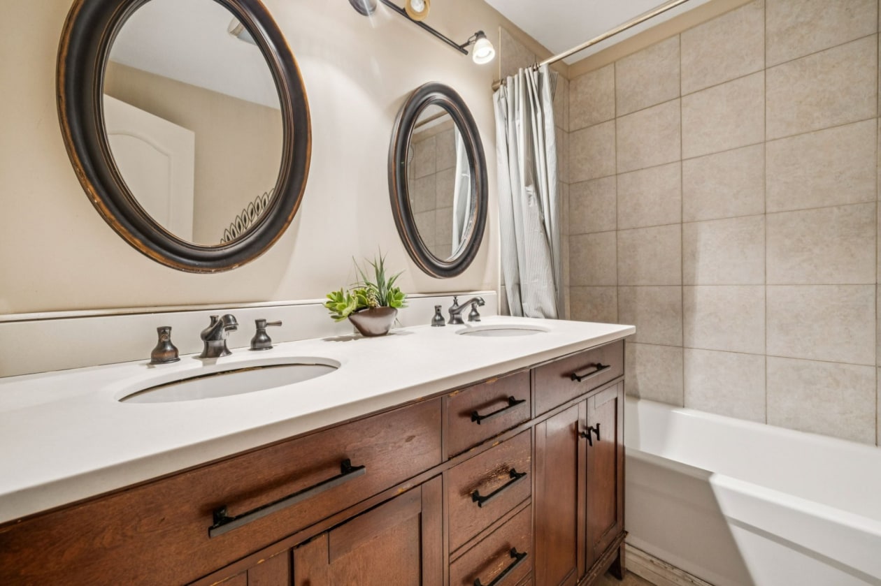 Salle de bains — 71 Boul. St-Joseph, Gatineau