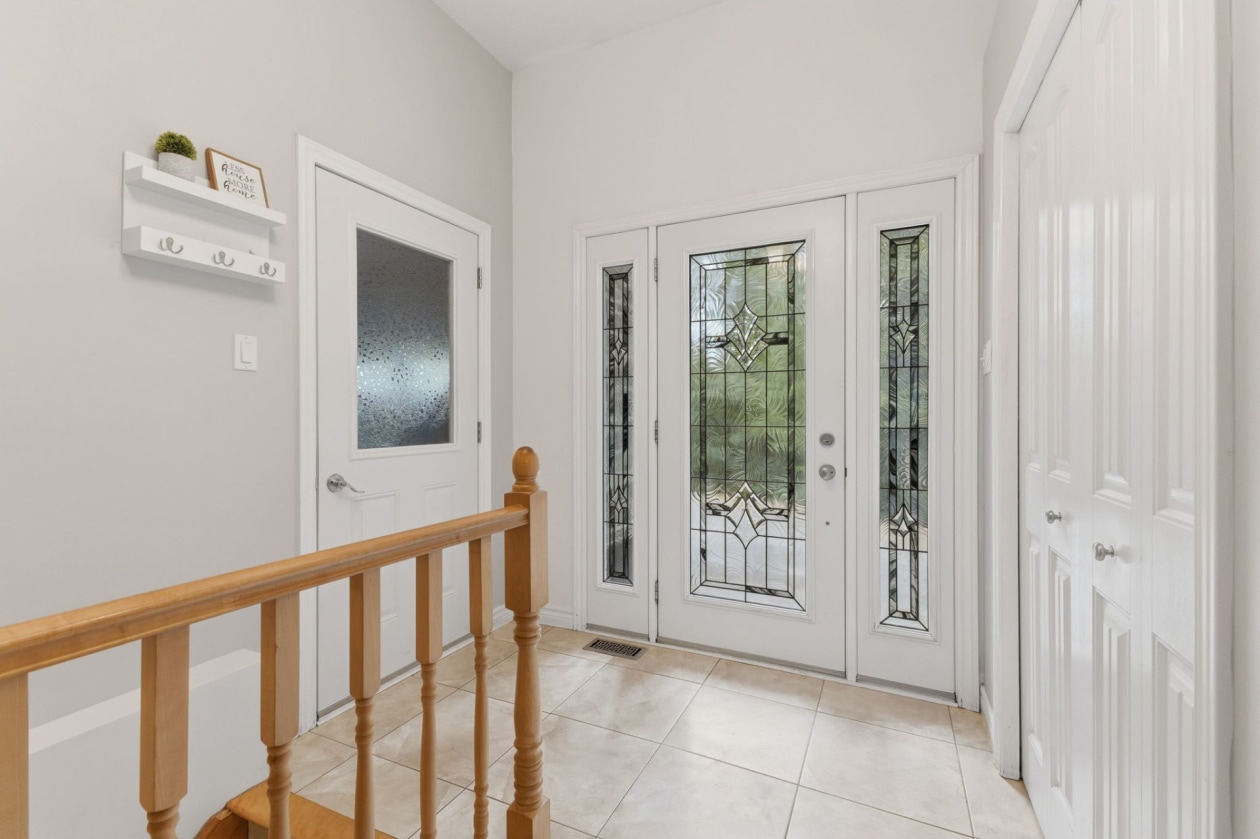 Hall d'entrée — 7, Rue des Jacinthes, Val-des-Monts, J8N7B7, Val-des-Monts