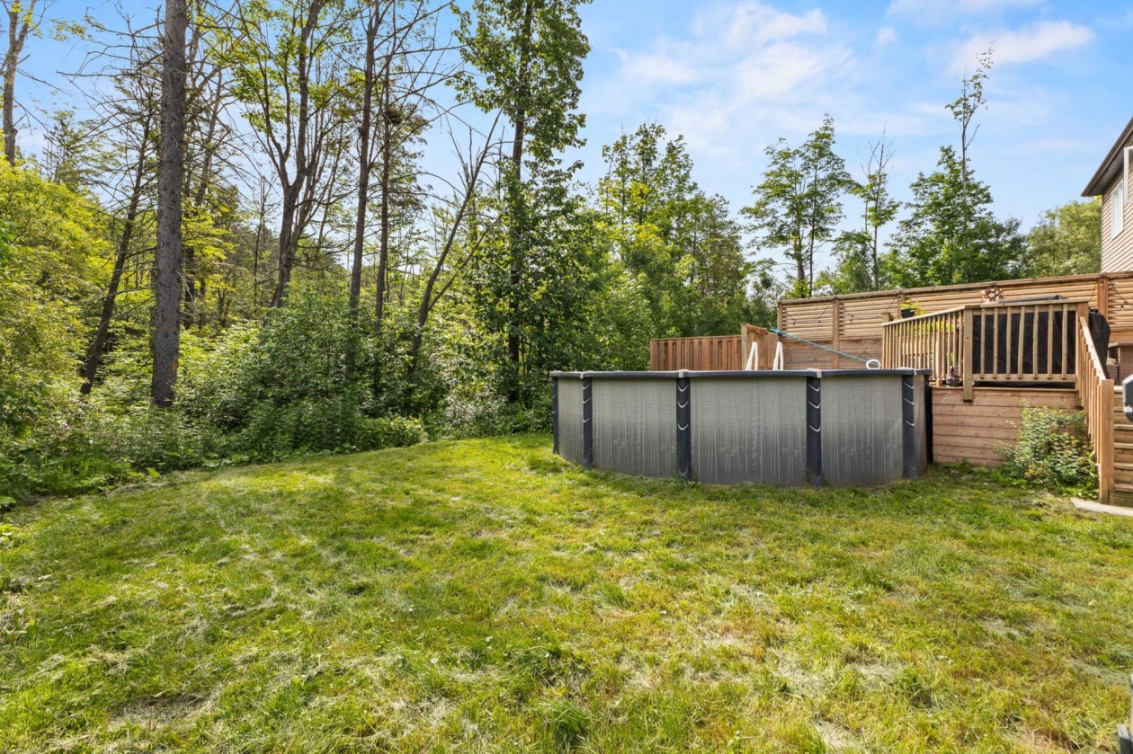 Piscine — 26A Z, Rue Adonis, Val-des-Monts, J8N0C1, Val-des-Monts
