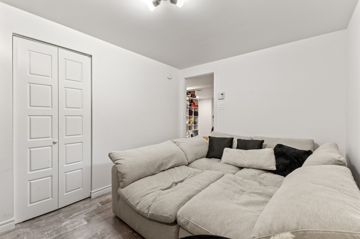 Chambre à coucher — 26A Z, Rue Adonis, Val-des-Monts, J8N0C1, Val-des-Monts