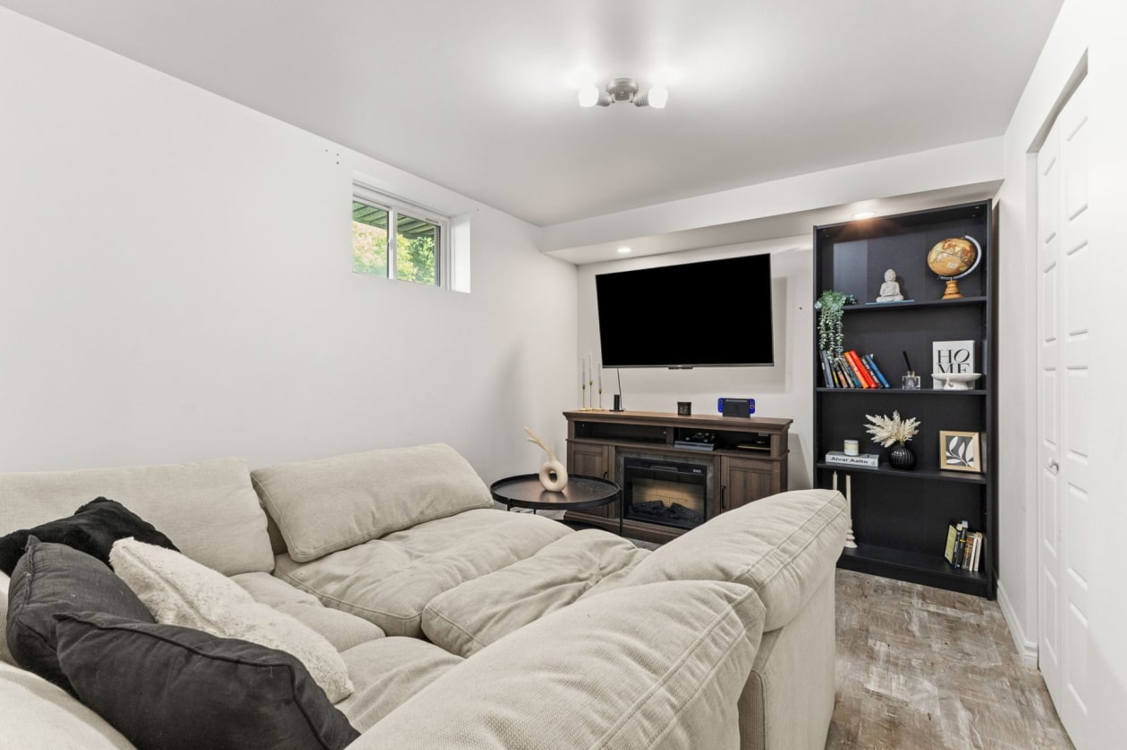 Chambre à coucher — 26A Z, Rue Adonis, Val-des-Monts, J8N0C1, Val-des-Monts
