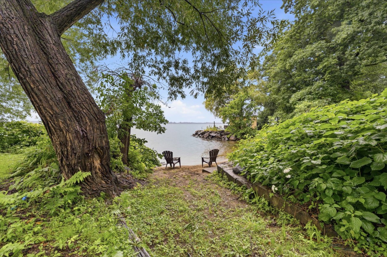 Accès au plan d'eau — 12 Rue Ménard, Grenville-sur-la-Rouge