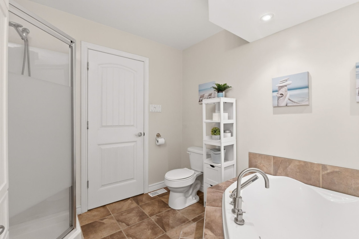 Salle de bains — 7, Rue des Jacinthes, Val-des-Monts, J8N7B7, Val-des-Monts