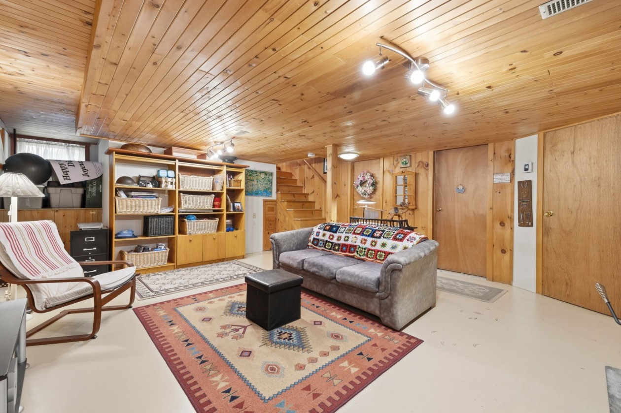 Salle familiale — 12 Rue Ménard, Grenville-sur-la-Rouge