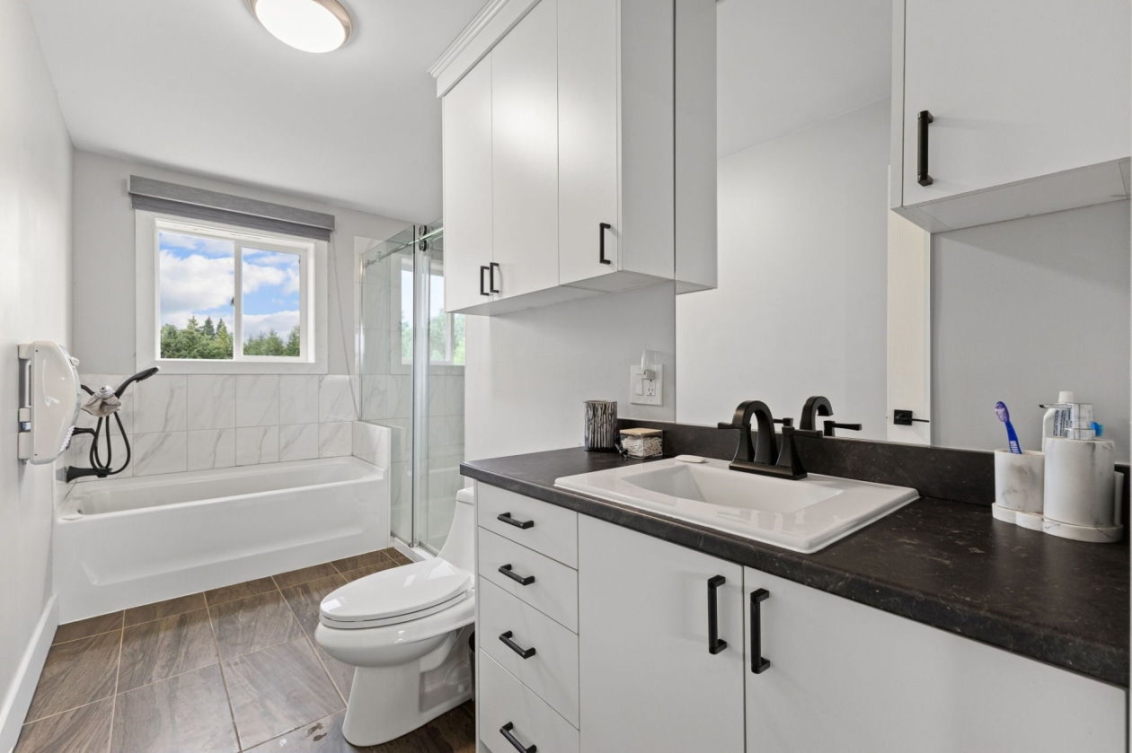 Salle de bains — 227 Ch. Fogarty, Gatineau