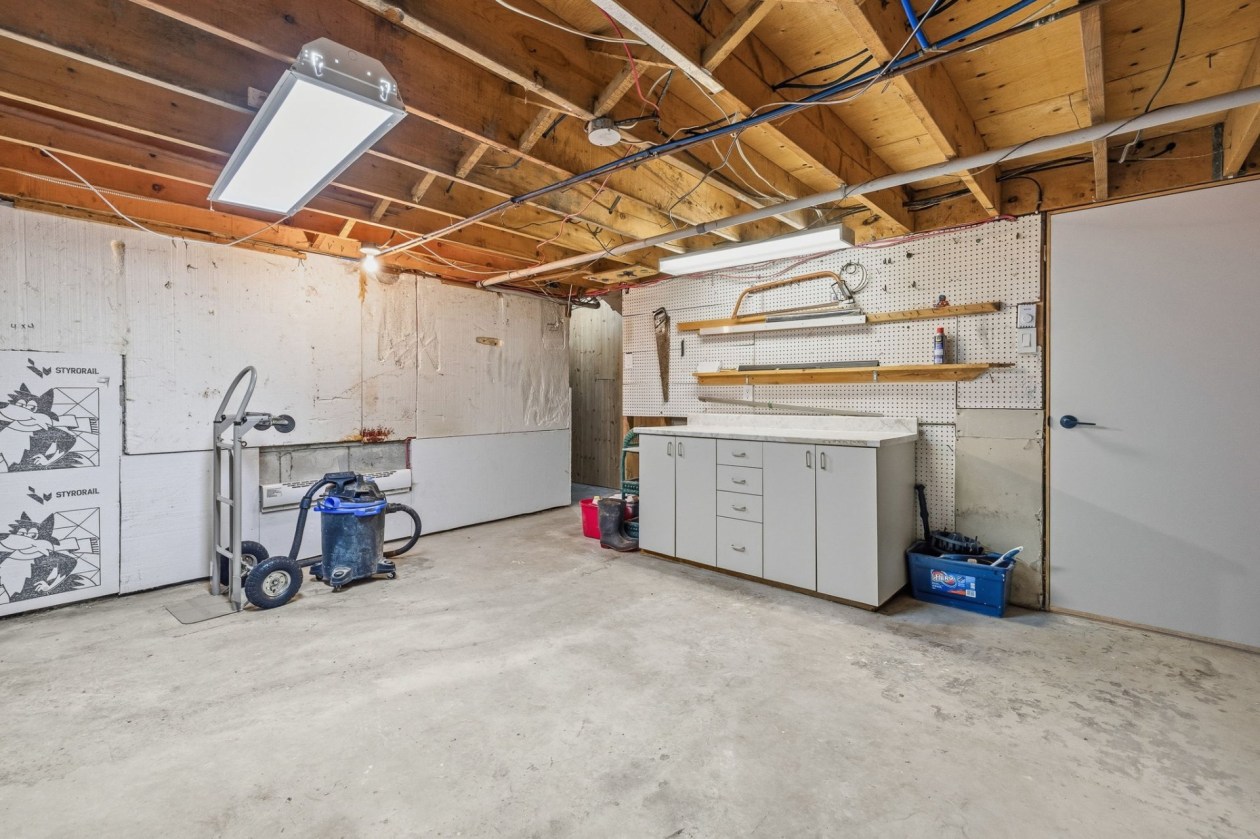 Rangement — 41 Ch. Hendrick, Chelsea