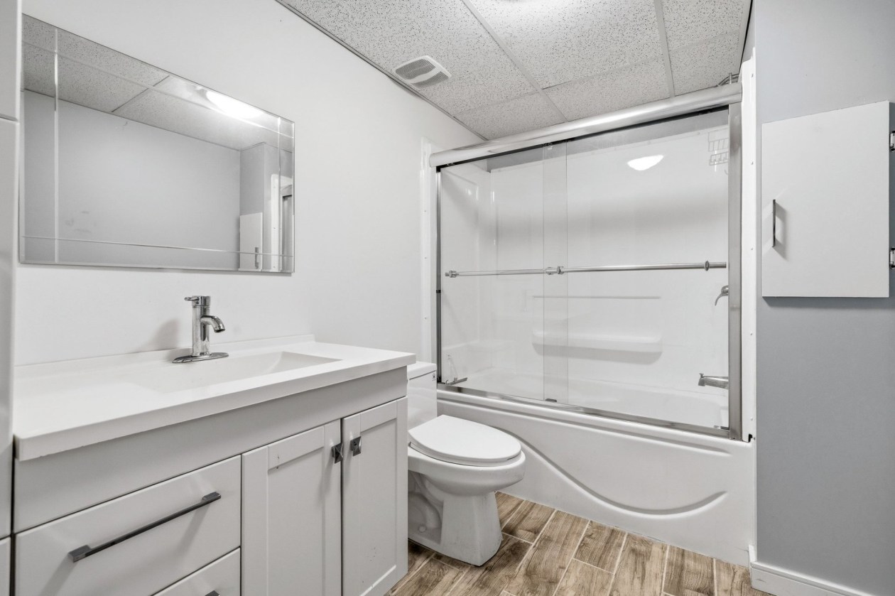 Salle de bains — 41 Ch. Hendrick, Chelsea