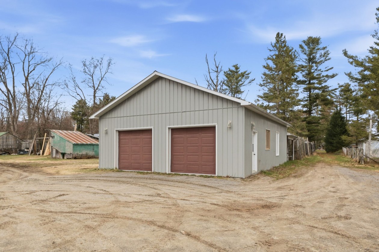 Garage — 443 Ch. Pierre-Laporte, L'Ange-Gardien