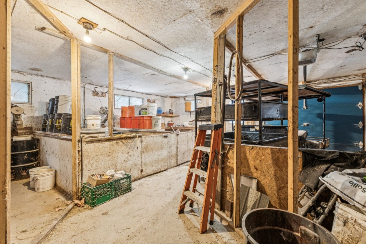 Atelier — 443 Ch. Pierre-Laporte, L'Ange-Gardien