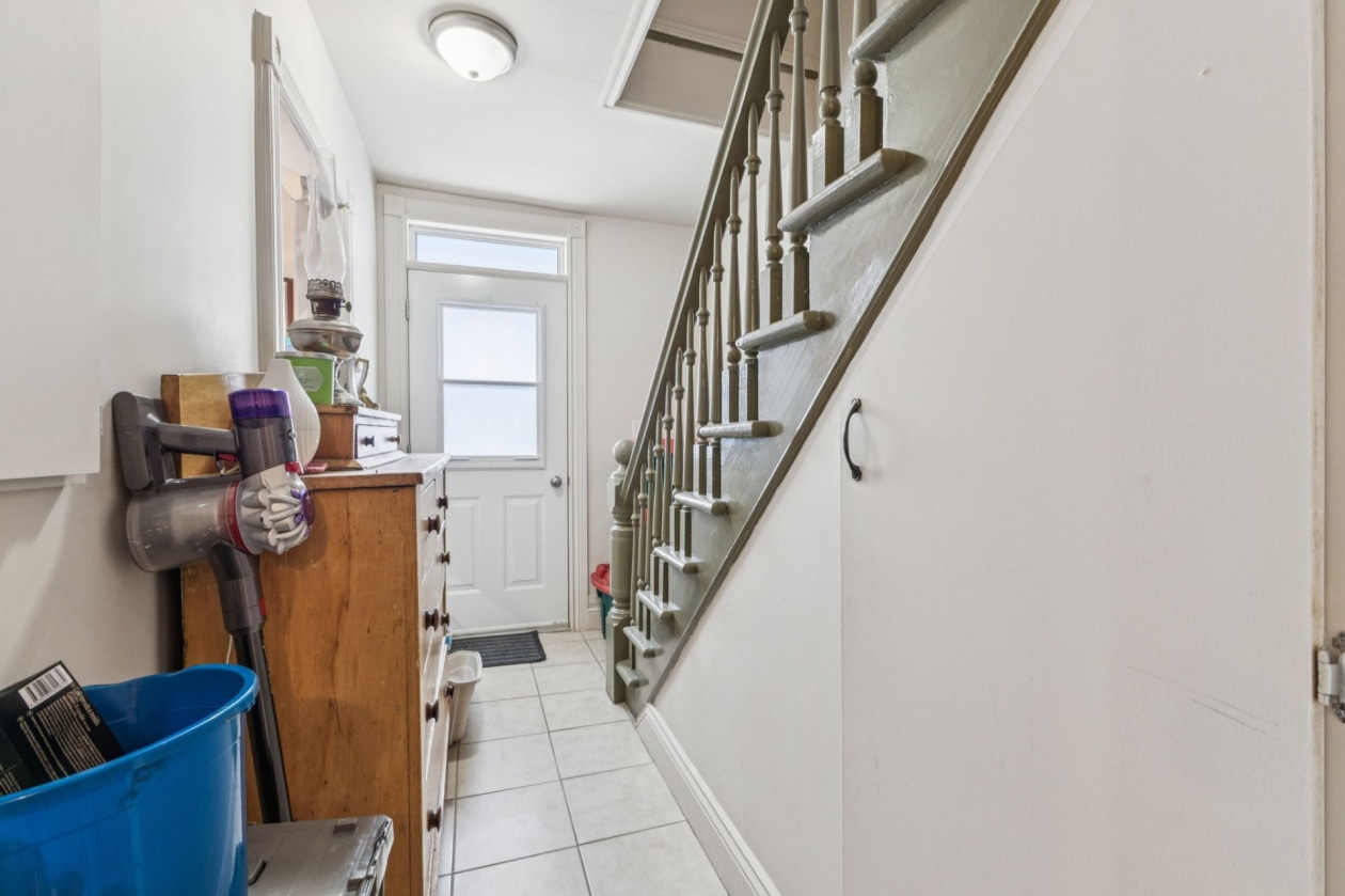 Corridor — 115 Rue Church, Gatineau